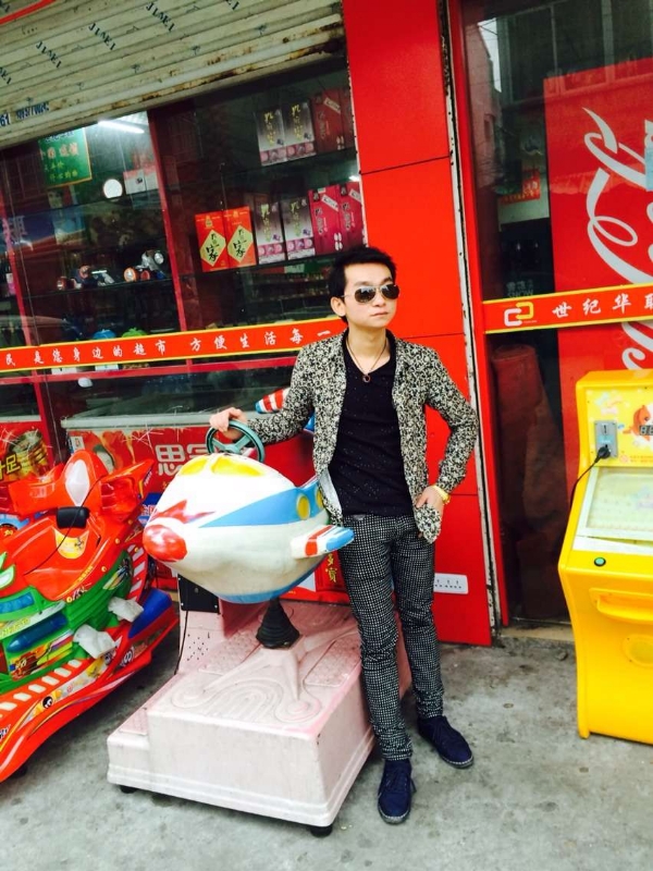 阳光帅气男嘉宾的第一张照片--周口相亲服务中心