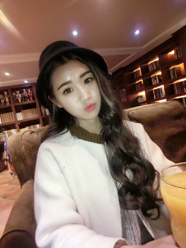 气质小妹的第三张照片--周口相亲服务中心