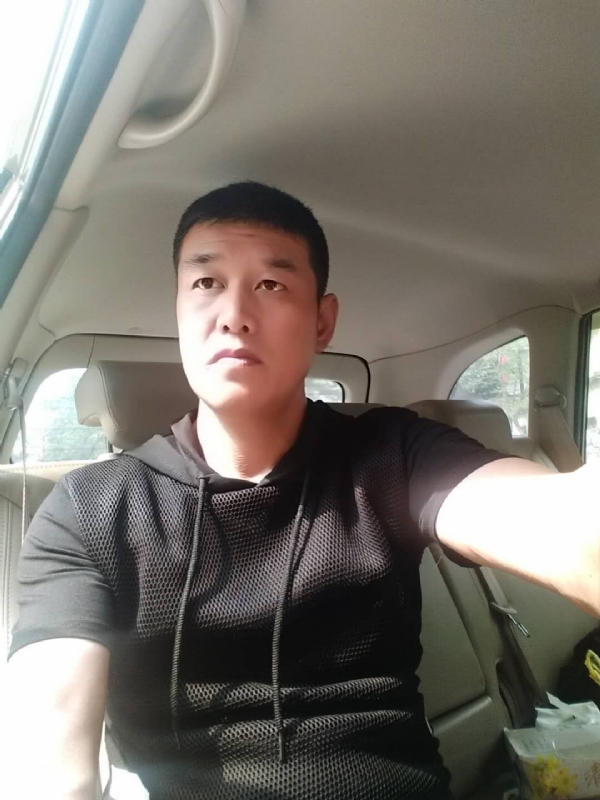 深爱的疯子的第一张照片--周口相亲服务中心