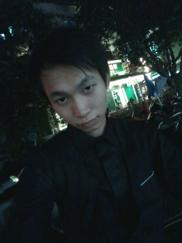 瞬间回眸的第一张照片--周口相亲服务中心