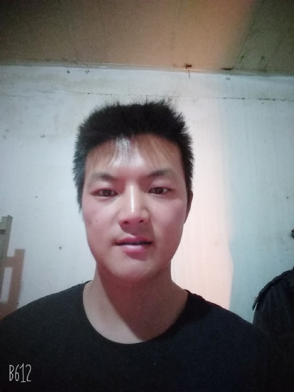 风轻云淡的第一张照片--周口相亲服务中心