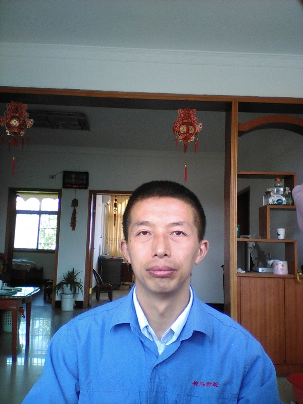 红玫瑰的第一张照片--周口相亲服务中心