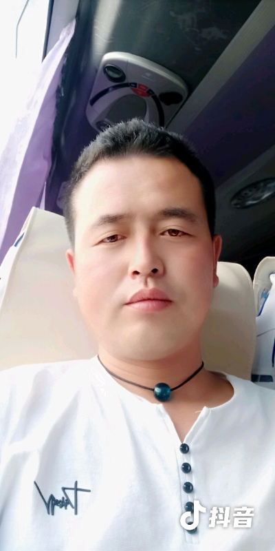 瞬间被爱上的第一张照片--周口相亲服务中心