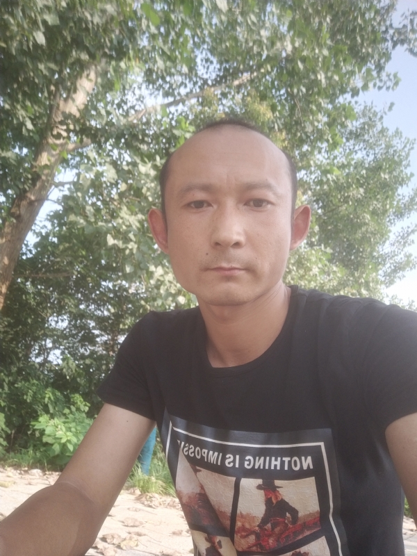 80大叔的第二张照片--周口相亲服务中心