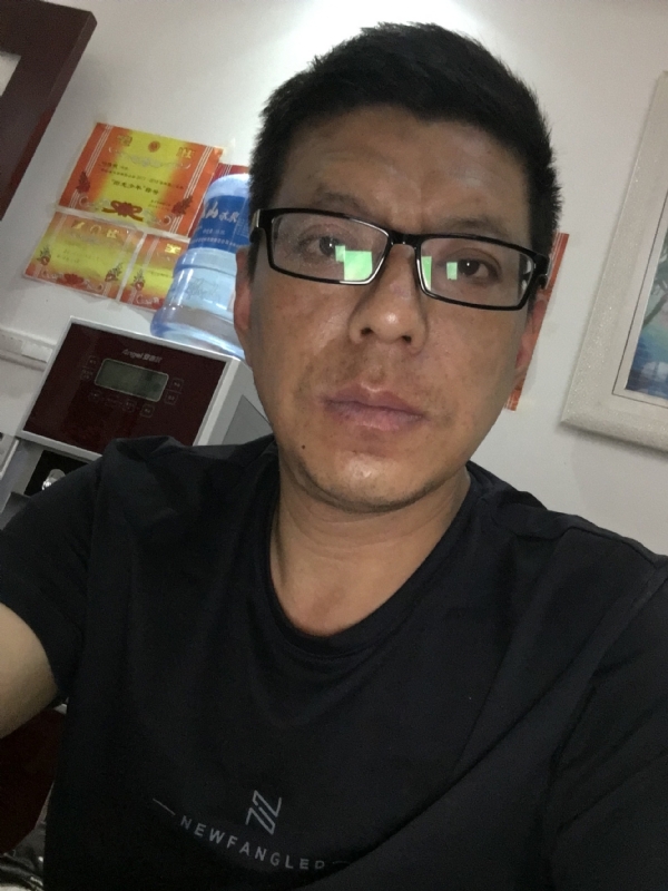 牵手的第三张照片--周口相亲服务中心