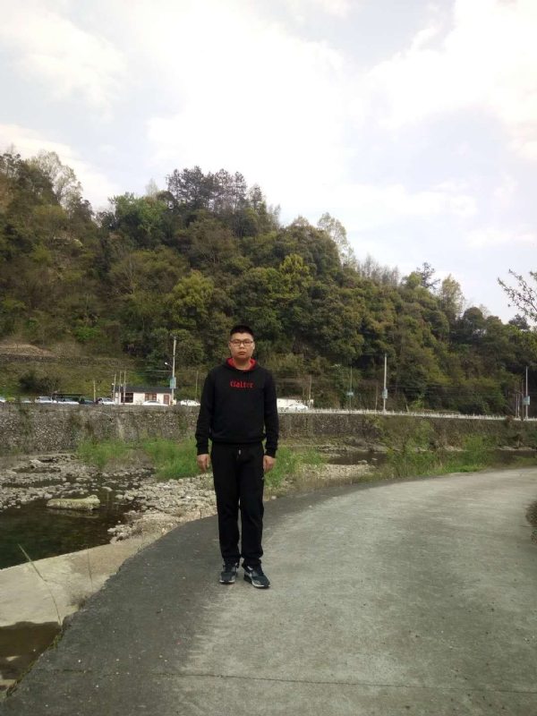 等着上钩的鱼的第一张照片--周口相亲服务中心