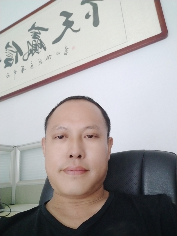 山丘的第三张照片--周口相亲服务中心