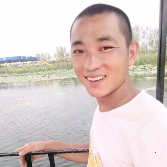 为你等候的第二张照片--周口相亲服务中心