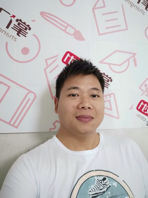 轻静地行走着的第一张照片--周口相亲服务中心