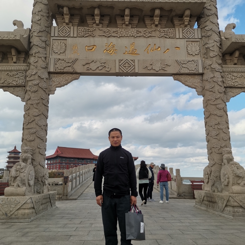 向日葵的微笑的第一张照片--周口相亲服务中心