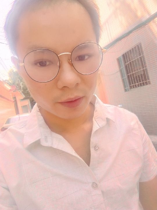 楠呐的第四张照片--周口相亲服务中心