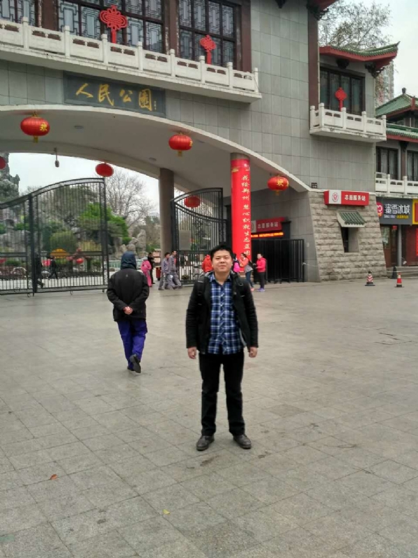 在奋斗的第一张照片--周口相亲服务中心