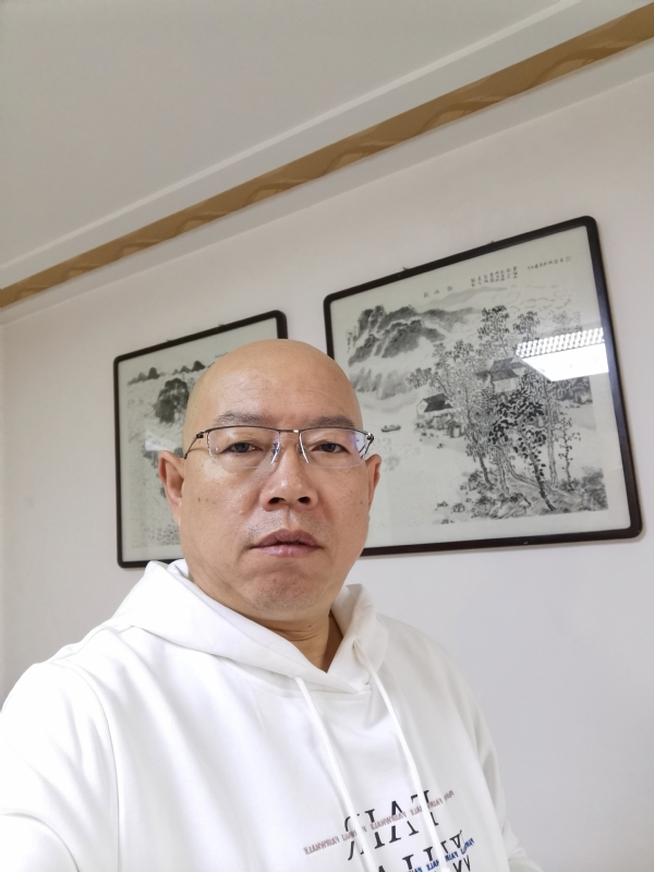 光头博士的第一张照片--周口相亲服务中心