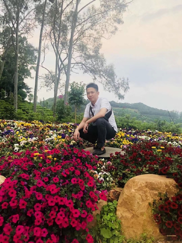 小郑的第一张照片--周口相亲服务中心