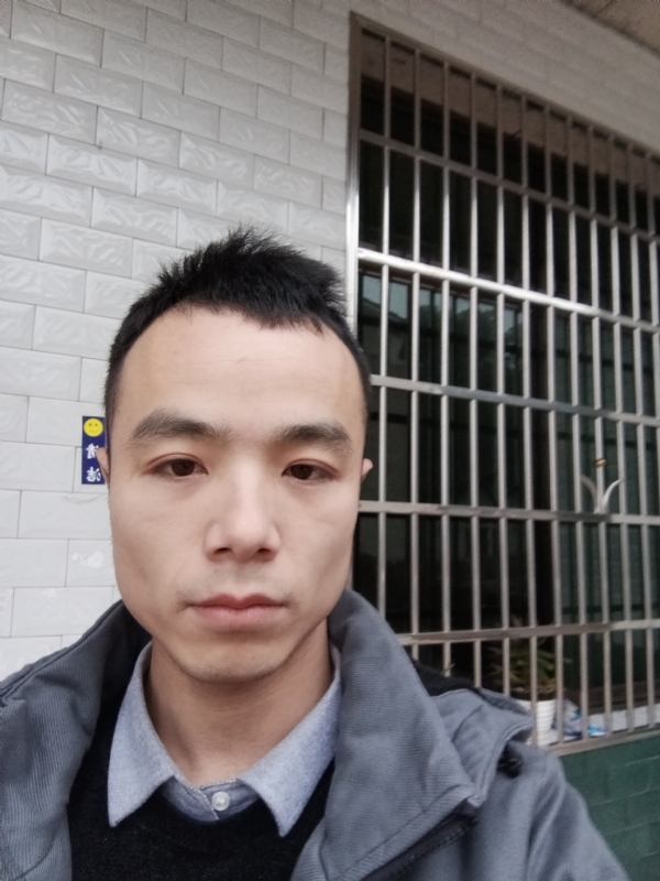 笑得那么开心的第一张照片--周口相亲服务中心