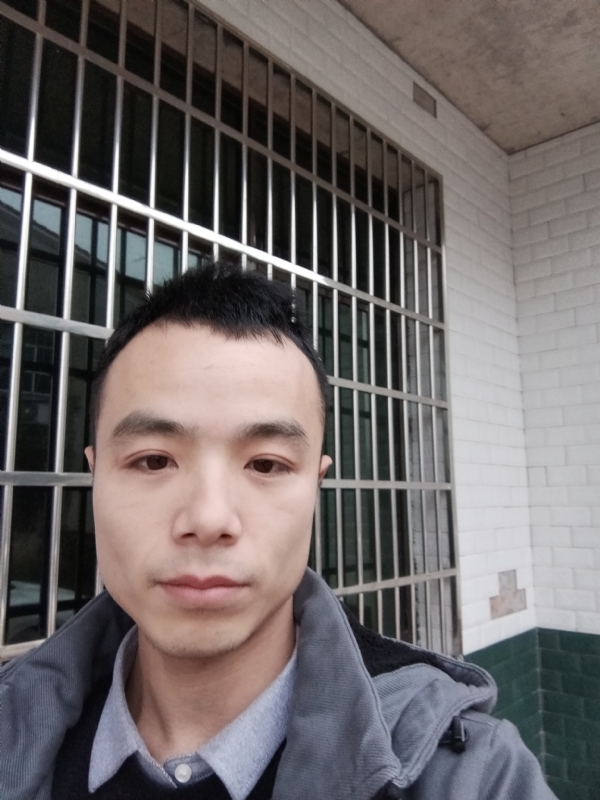 笑得那么开心的第三张照片--周口相亲服务中心