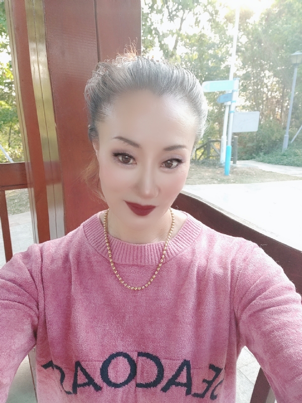 燕子的第五张照片--周口相亲服务中心