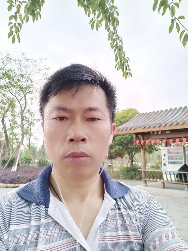 一个人的孤单的第一张照片--周口相亲服务中心