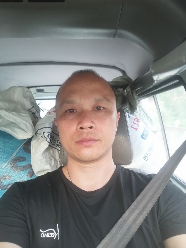 新旺丁的第二张照片--周口相亲服务中心