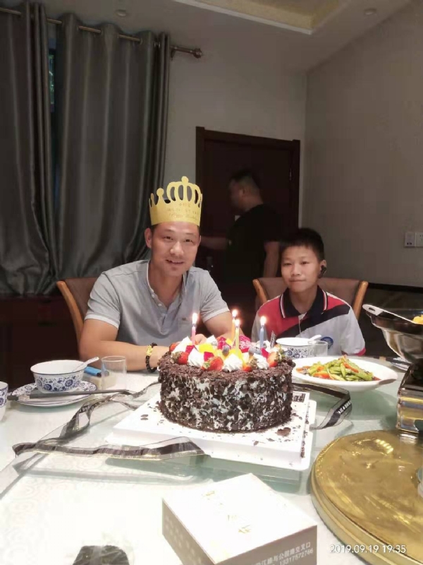 孤独的狼的第一张照片--周口相亲服务中心