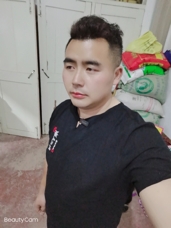 阿杰的第一张照片--周口相亲服务中心