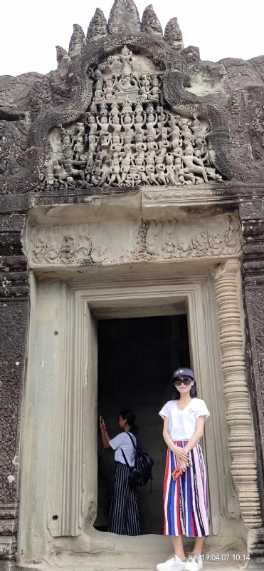 桃花与酒的第二张照片--周口相亲服务中心