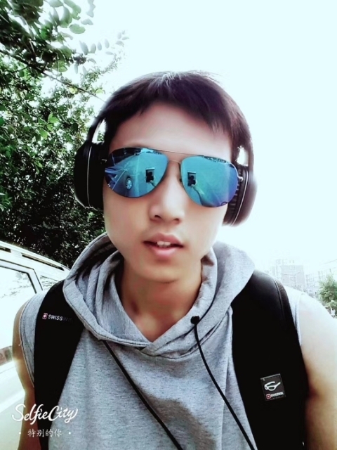 失意的人的第一张照片--周口相亲服务中心