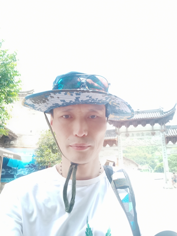 童群海的第一张照片--周口相亲服务中心