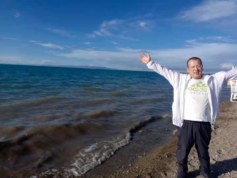 蜜蜂的第一张照片--周口相亲服务中心