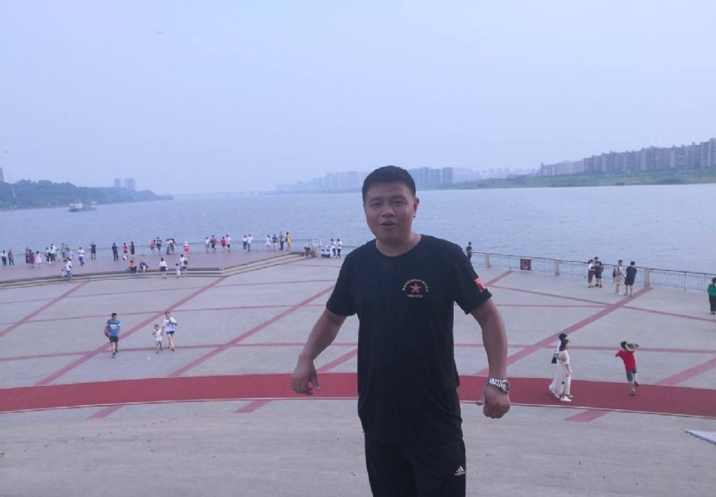 曾经心疼的我的第一张照片--周口相亲服务中心