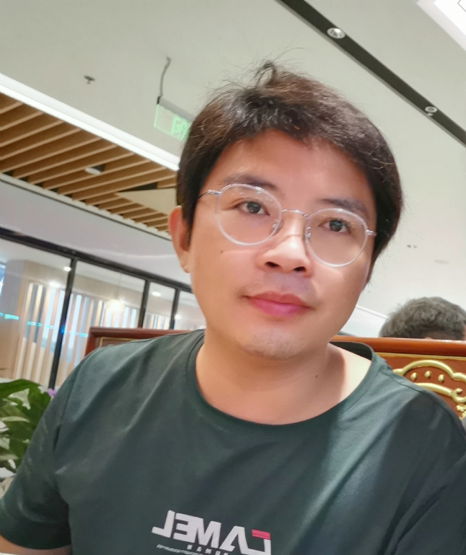 陆迅的第三张照片--周口相亲服务中心