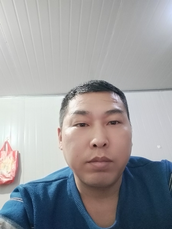 开着拖拉机去兜风的第一张照片--周口相亲服务中心