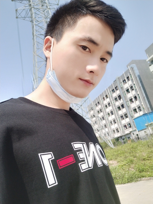 何凡的第一张照片--周口相亲服务中心