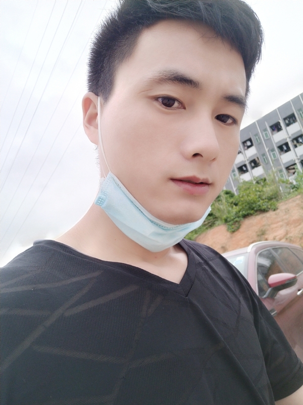 何凡的第二张照片--周口相亲服务中心