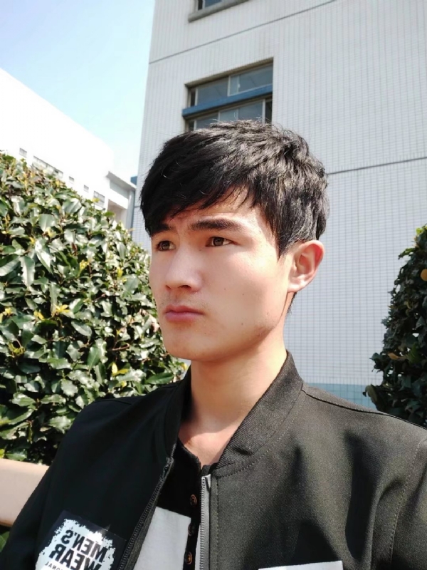 阳光男孩的第四张照片--周口相亲服务中心