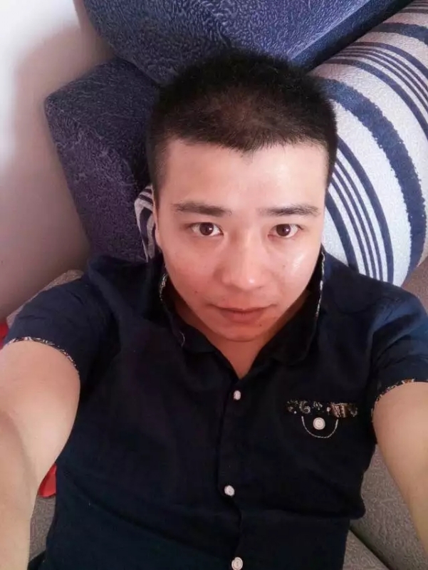 漫步的面包的第一张照片--周口相亲服务中心