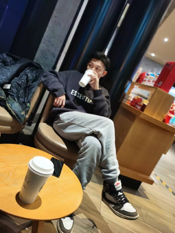 LAZY的第一张照片--周口相亲服务中心