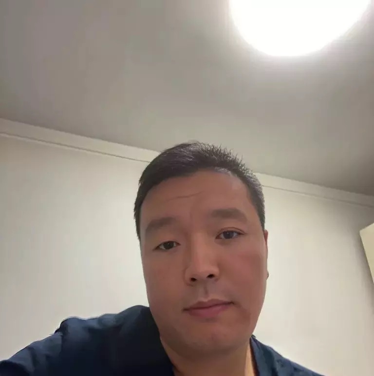 穿唐装的松鼠的第一张照片--周口相亲服务中心