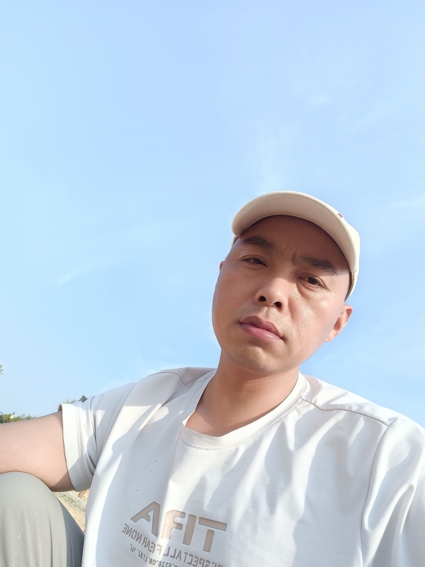 哥哥的第一张照片--周口相亲服务中心