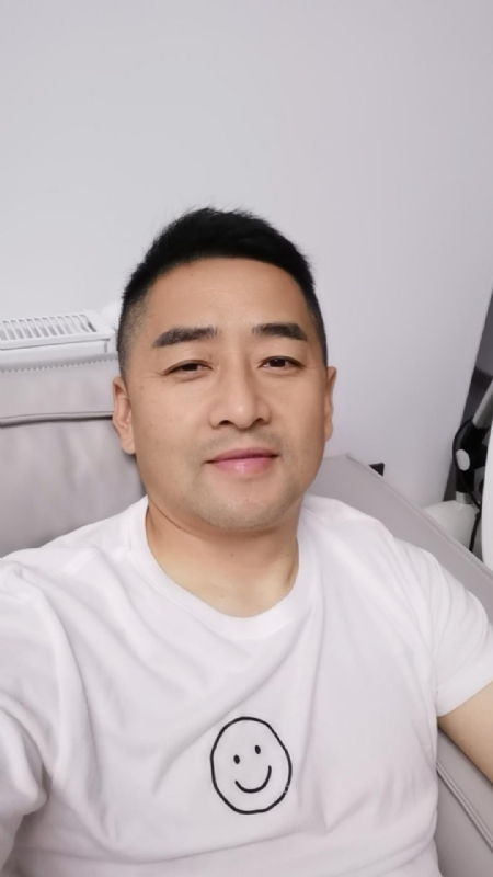 向阳而生的第一张照片--周口相亲服务中心