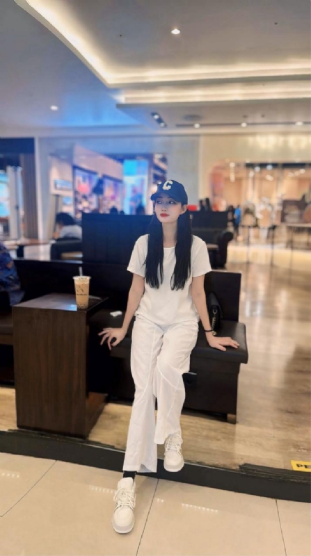 卖火柴的小女孩的第一张照片--周口相亲服务中心