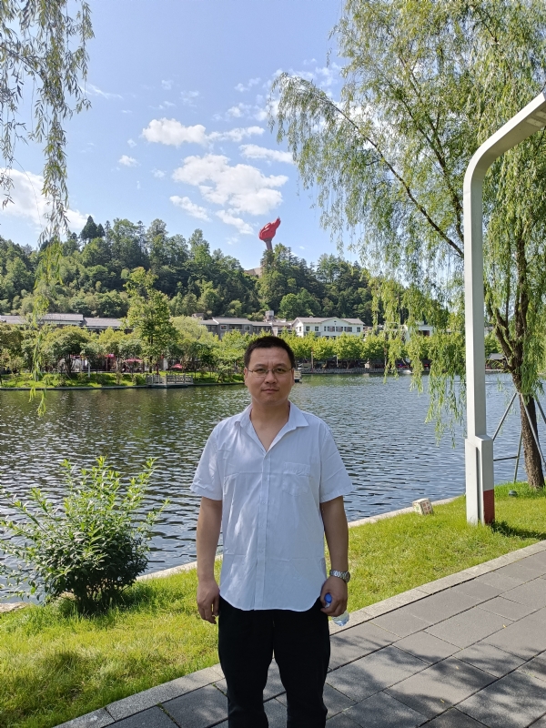 风雨相伴的第一张照片--周口相亲服务中心