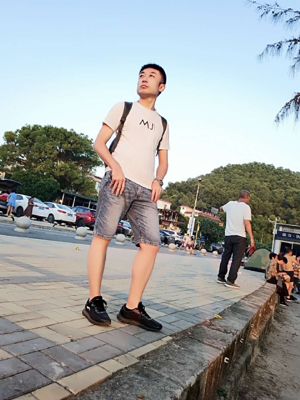 俊皓的第二张照片--周口相亲服务中心