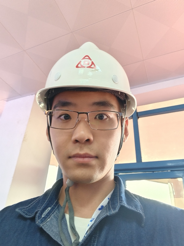 何鹏宇的第二张照片--周口相亲服务中心