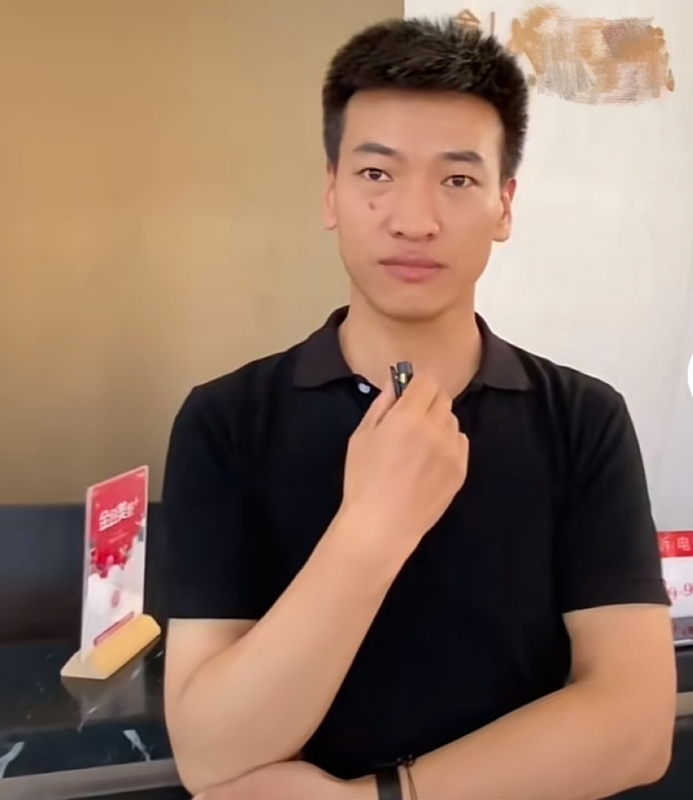 一杯梁白开的第一张照片--周口相亲服务中心