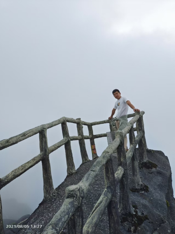 灰色轨迹的第一张照片--周口相亲服务中心