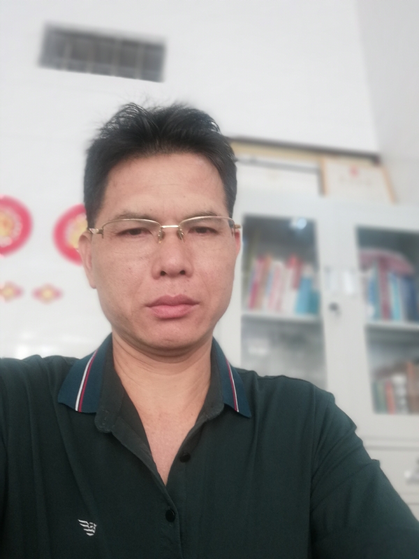 后视镜的第一张照片--周口相亲服务中心