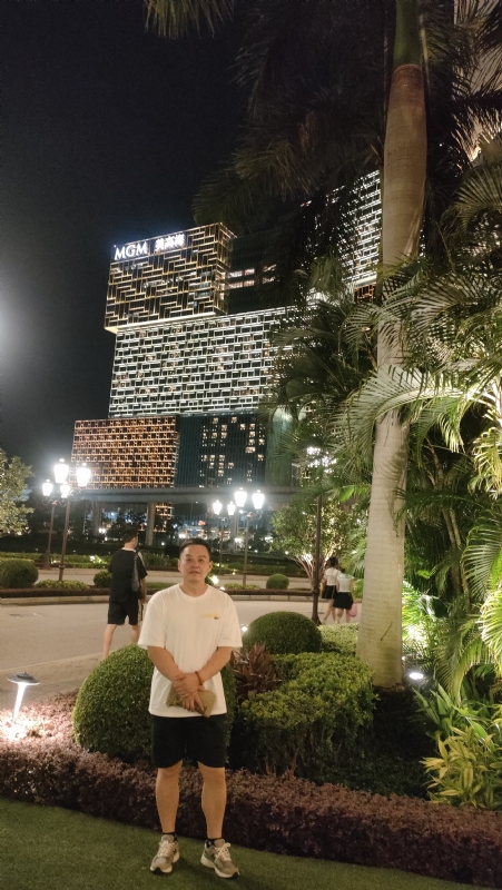 熟悉的身影的第一张照片--周口相亲服务中心