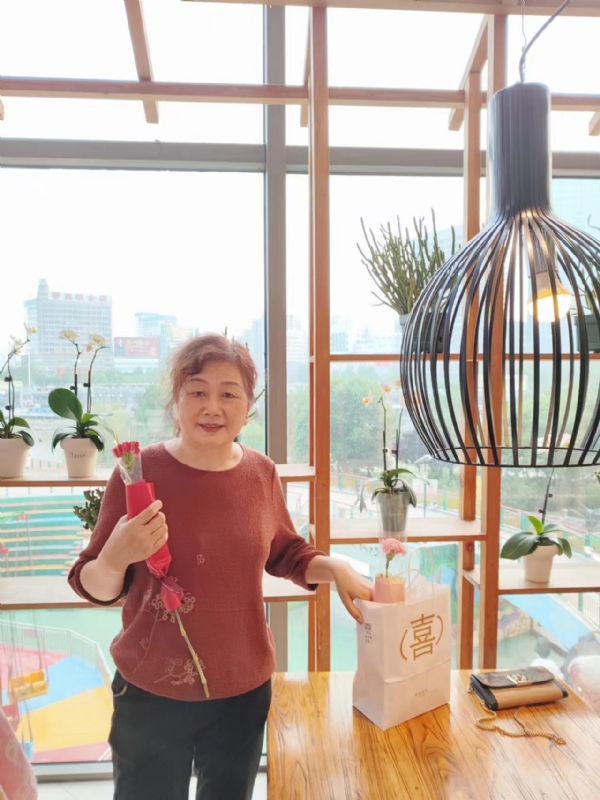 静香的第一张照片--周口相亲服务中心