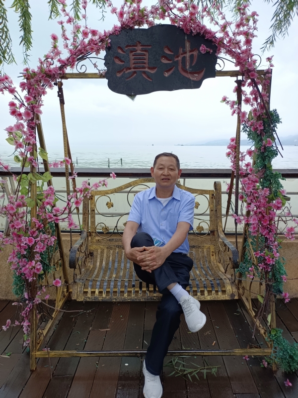 奋斗的第一张照片--周口相亲服务中心